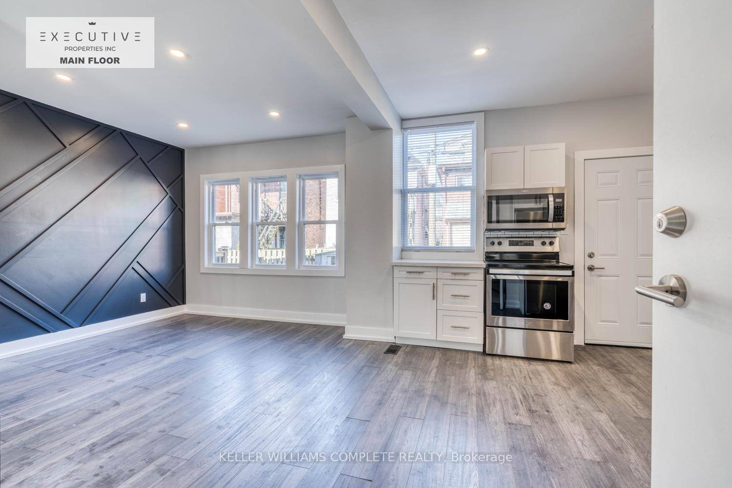 Fantastic modern unit in the heart of downtown Hamilton.