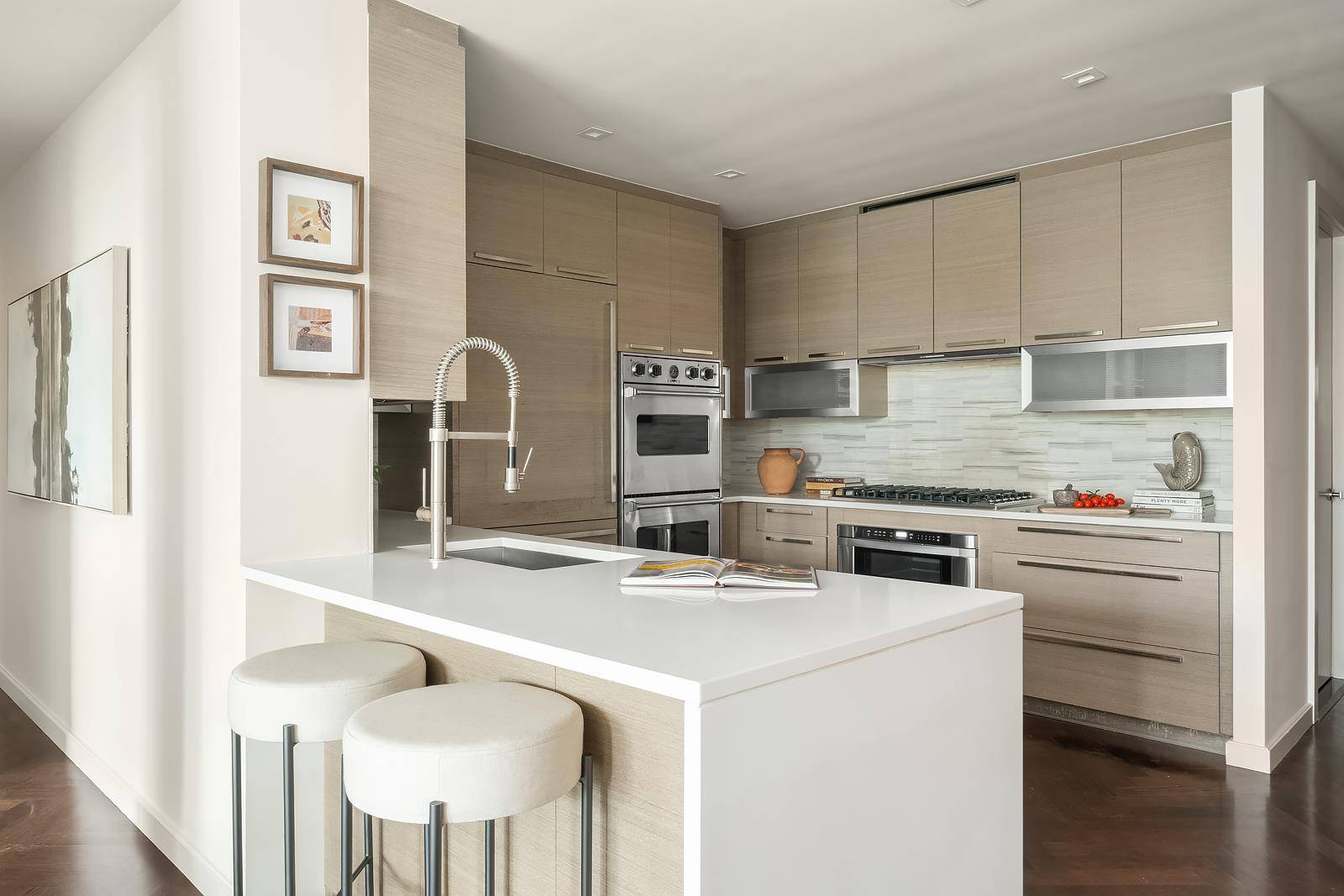 Perched among the treetops directly across from the Hudson River sits Residence 3E.