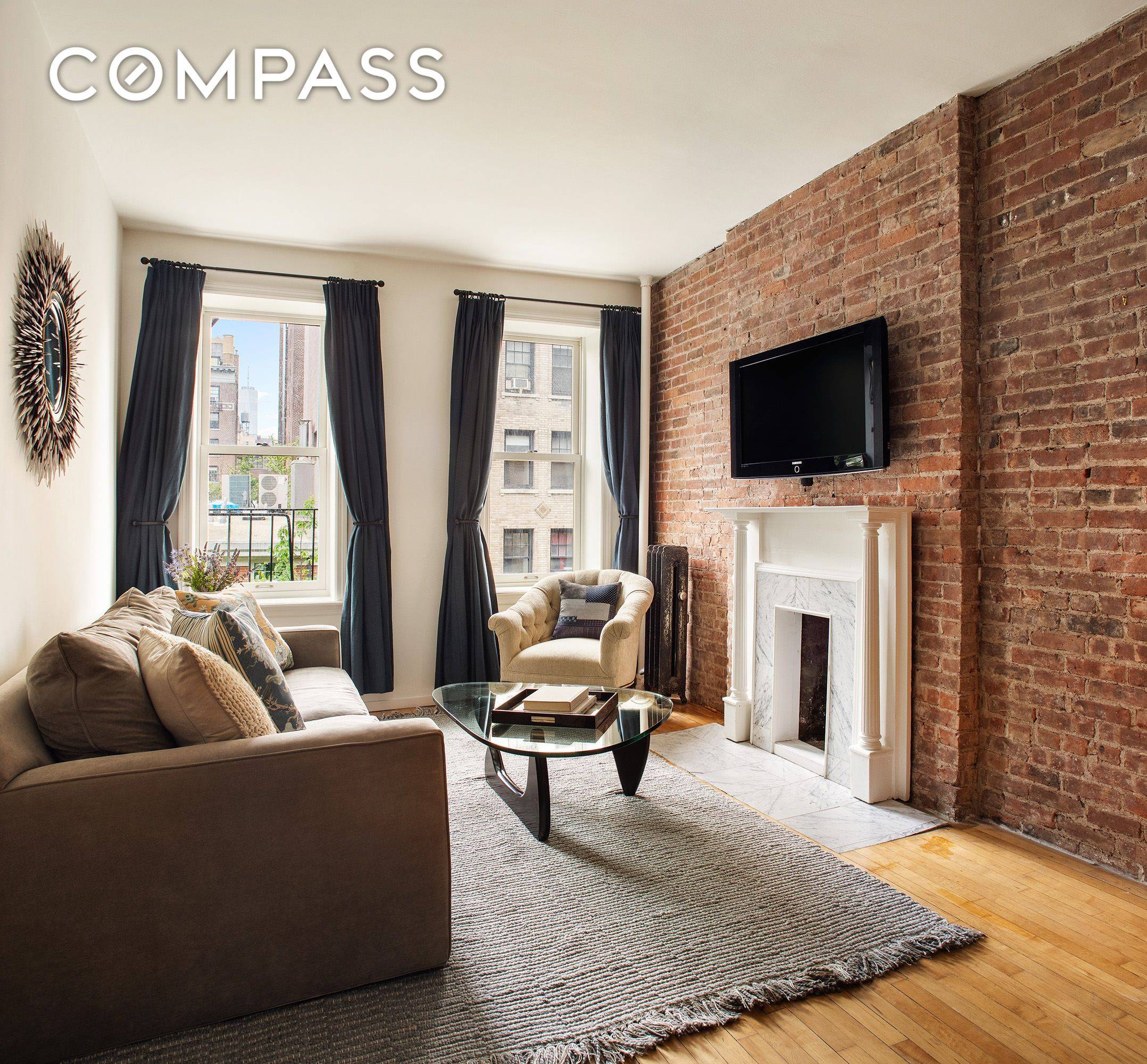 SOUTH FACING GREENWICH VILLAGE 1 BED 1 BATH Welcome to Residence 4W, a floor through 1 bed 1 bath home on a quiet tree lined street in the heart of ...