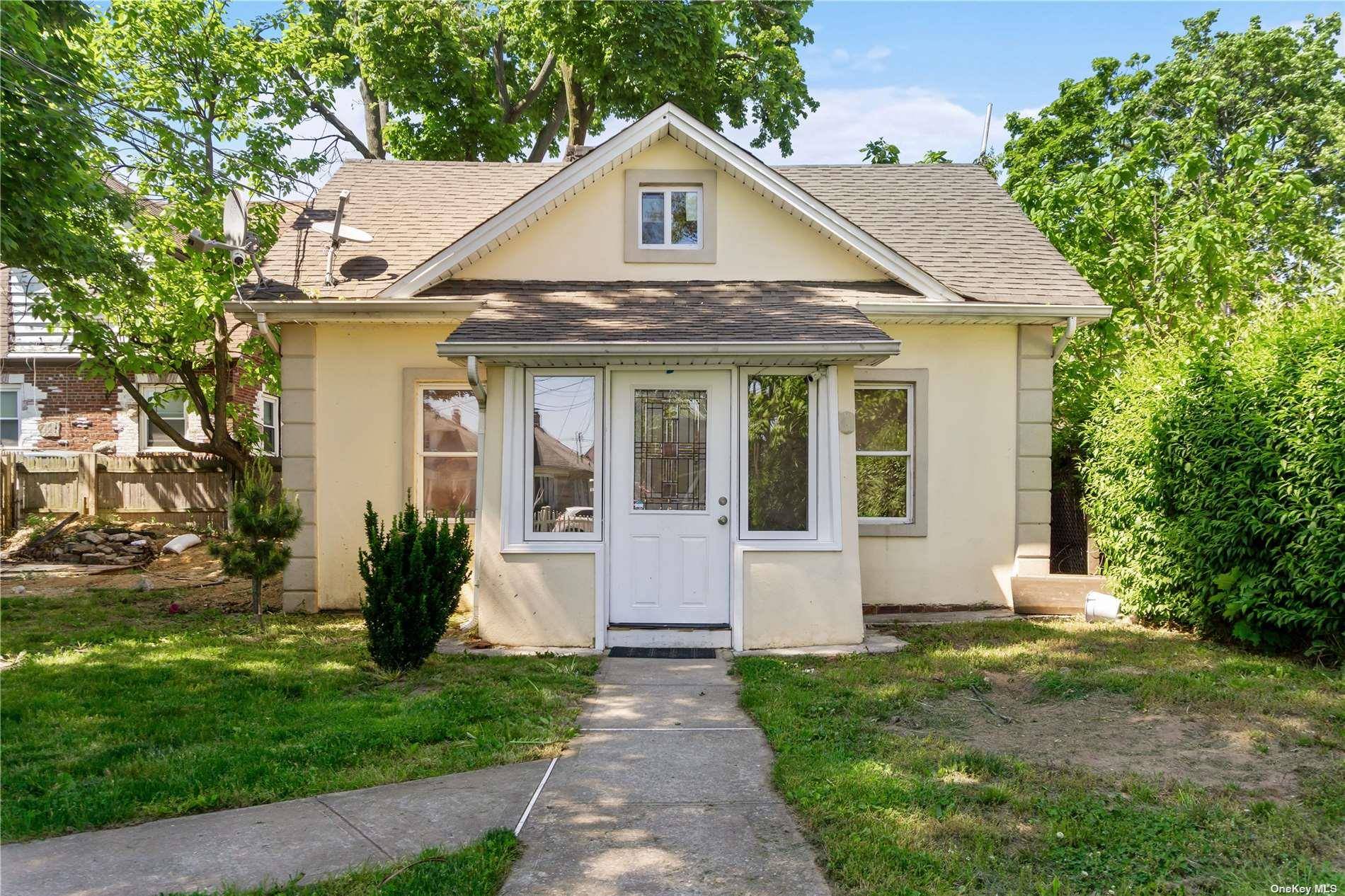 Charming 1 family home just a few blocks from the LIRR Freeport station.