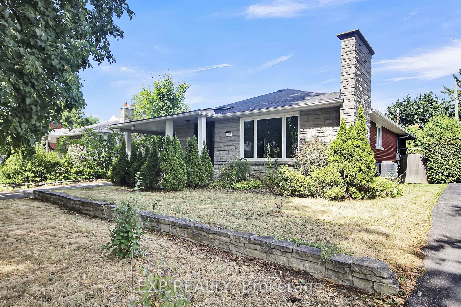 Prime Location Separate Side Entrance Income Potential.