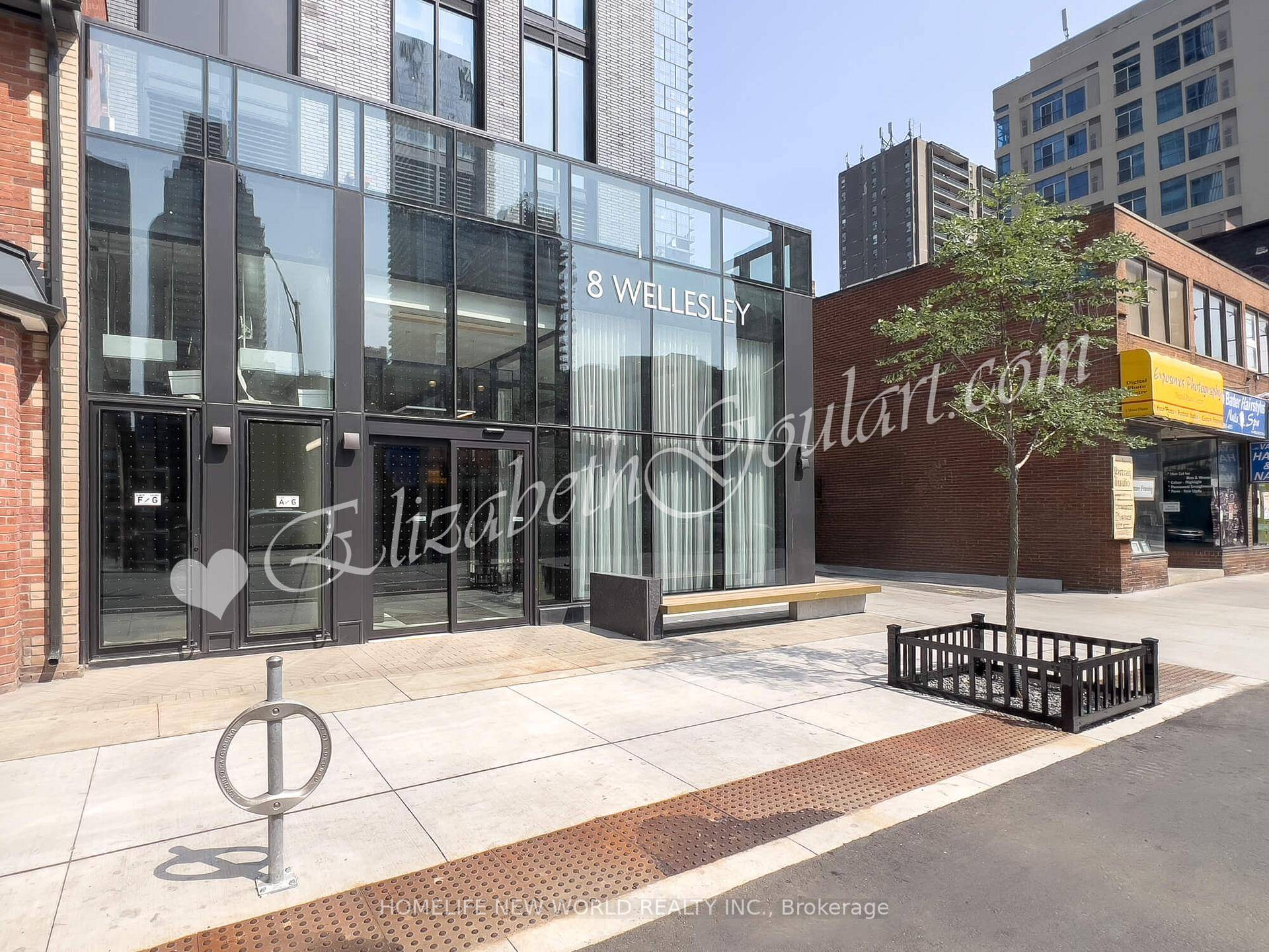 Welcome to this brand new 2 bedroom, 2 bathroom unit that sits on the 50 high floor with unobstructed panoramic views.