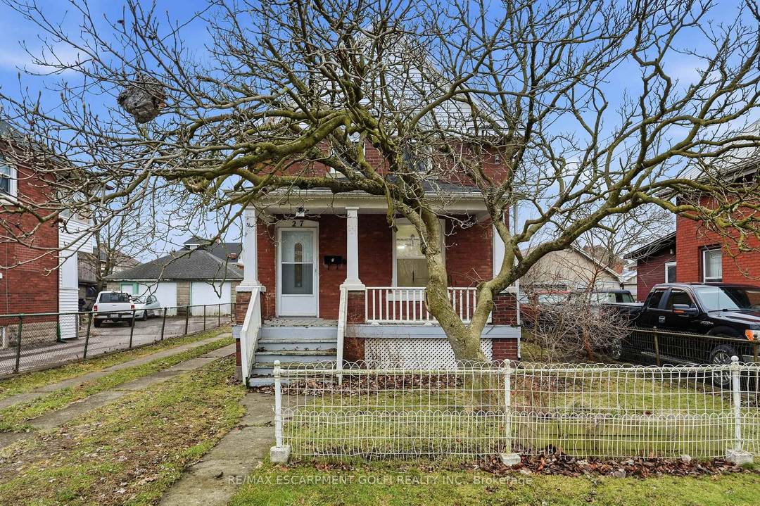 Renovated duplex in the heart of Welland featuring modern upgrades throughout.