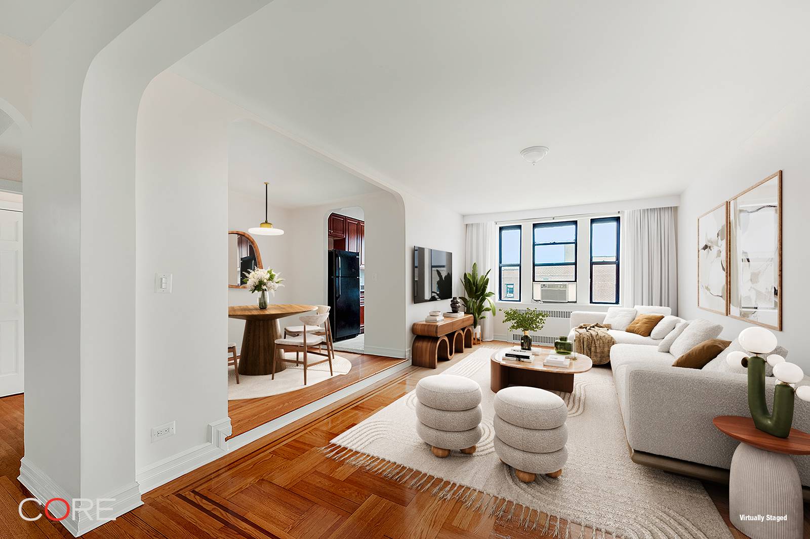 Top floor pre war condominium in the Jackson Heights Historic District !