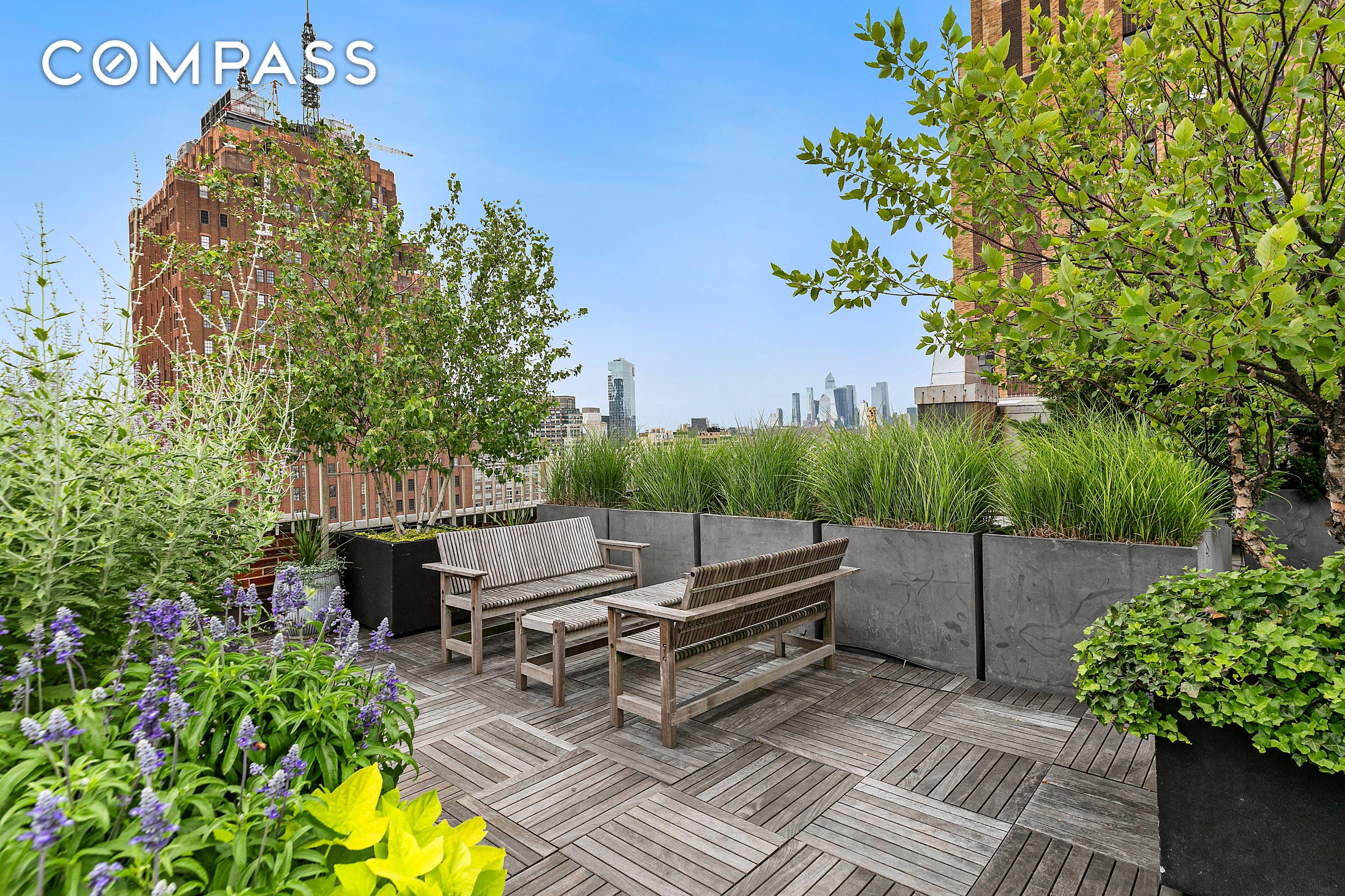 Welcome to luxurious loft living in the heart of TriBeCa, Manhattan !