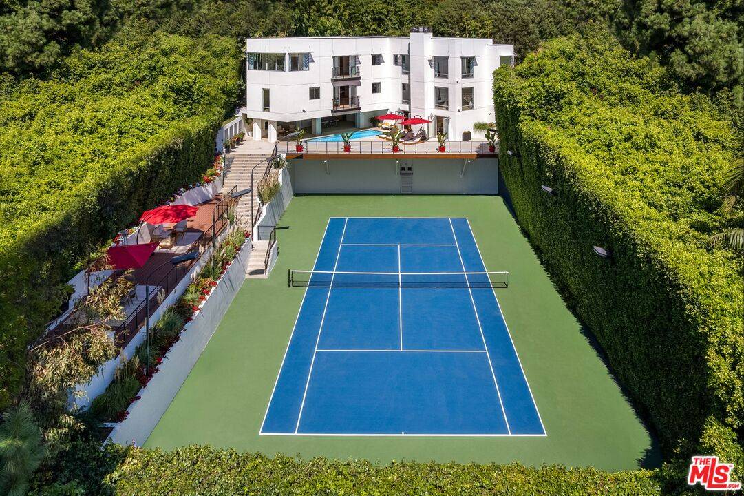 9240   Warbler Way 4BR Sunset Strip La