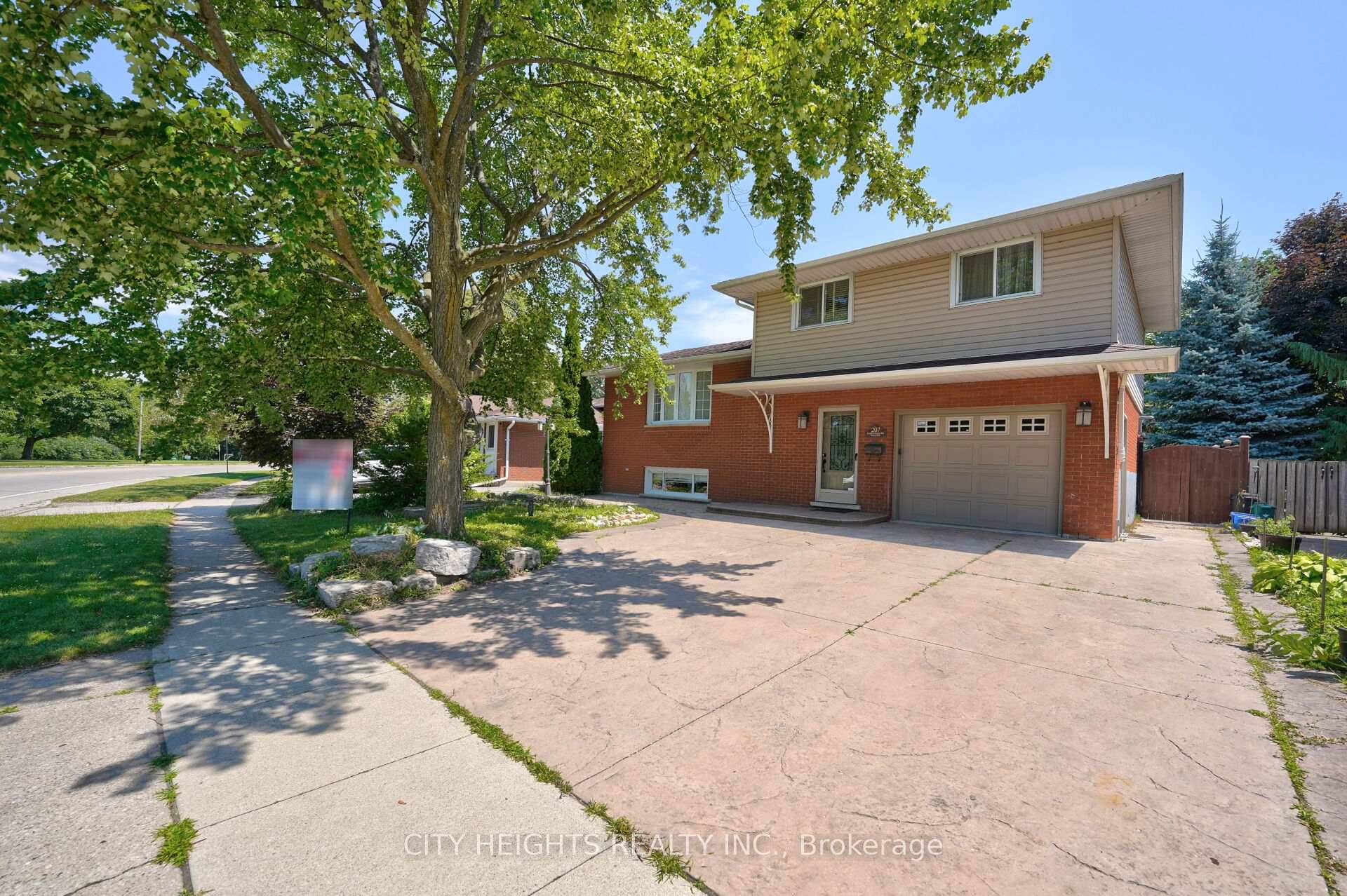 Beautifully Renovated Two Story Backsplit Detached home.