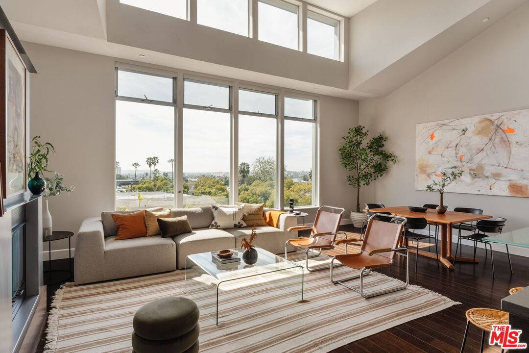 1250  N Harper Ave 2BR Hollywood Hills East La