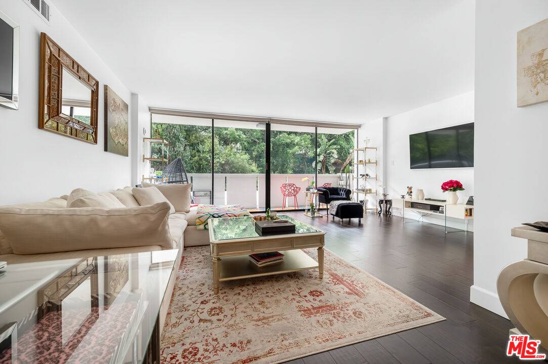 8787   Shoreham Dr 1BR Sunset Strip La