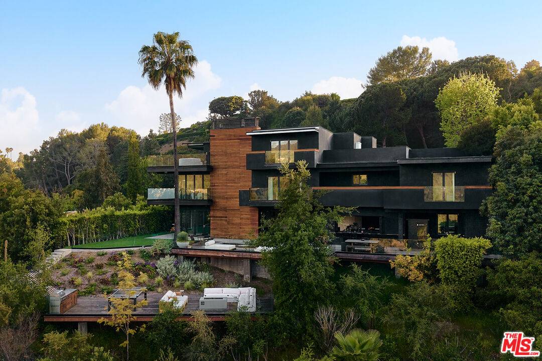 2442   Banyan Dr 7BR Brentwood La