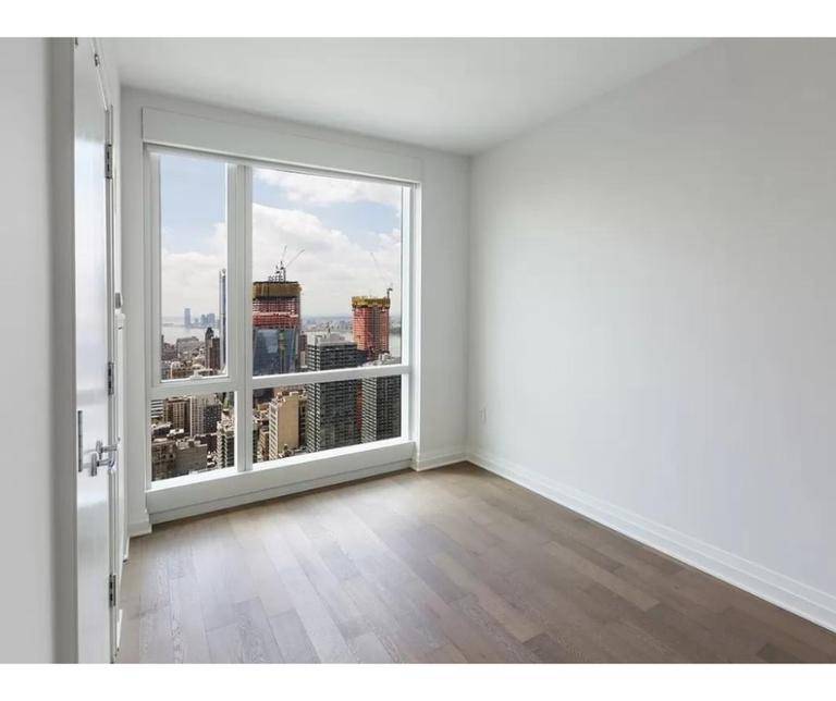 Large Junior one bedroom with amazing southern views.