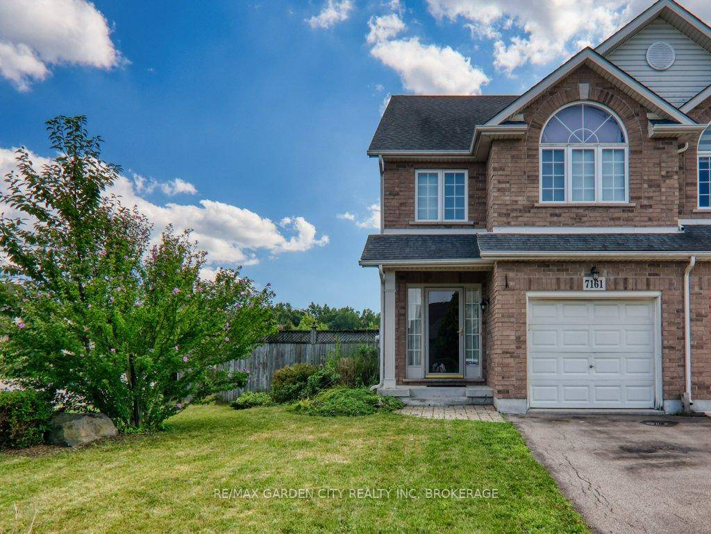 7161 Brittany Court, Niagara Falls Corner Lot Gem !
