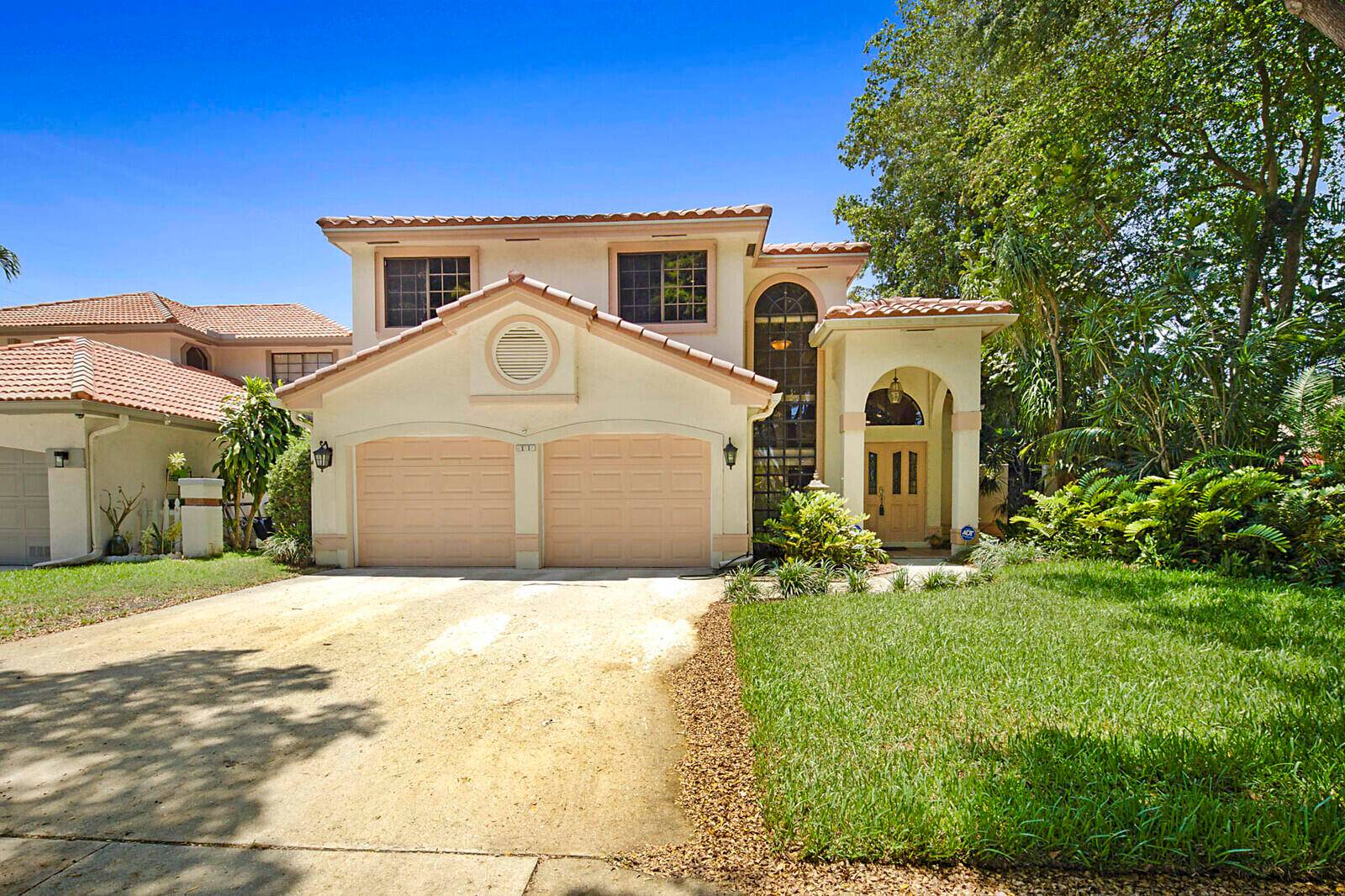 Beautiful 3 Bedroom Home in Starlight Cove Exceptional Value in Deerfield Beach Discover the perfect blend of style and comfort in this single family home nestled within the sought after ...