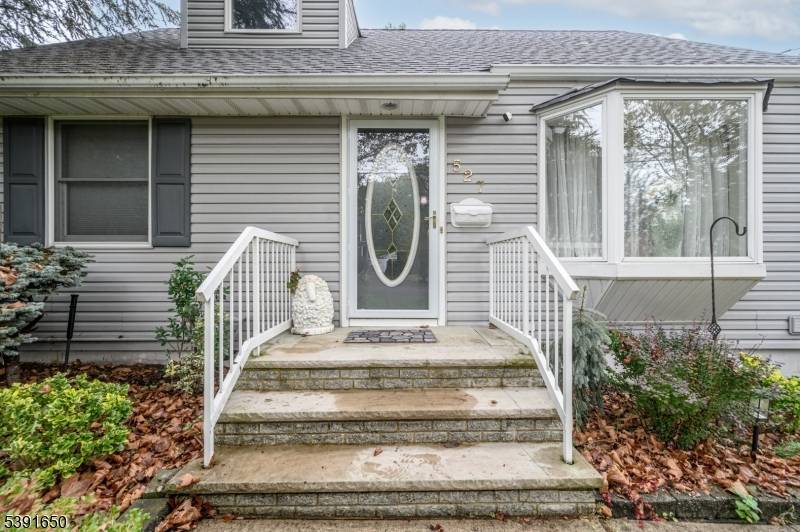 Home Sweet Home ! Charming 3 Bed 1.