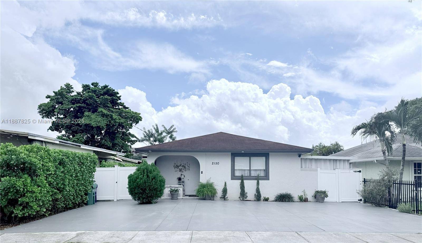 Welcome to this beautifully remodeled 2003 home in the heart of Miami !