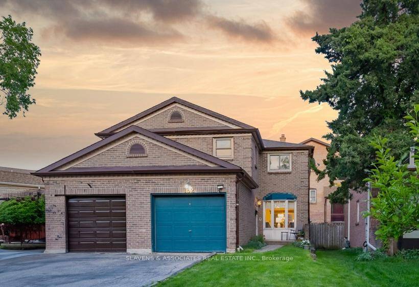 An exceptional opportunity to own a beautiful family home in the highly desirable Ridgegate community.