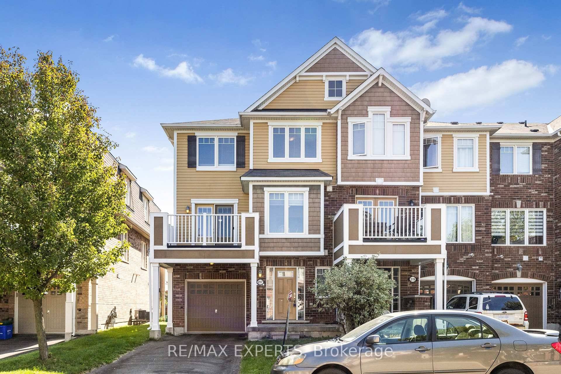 Welcome home ! This move in ready, end unit freehold townhome is the perfect opportunity for first time homebuyers.