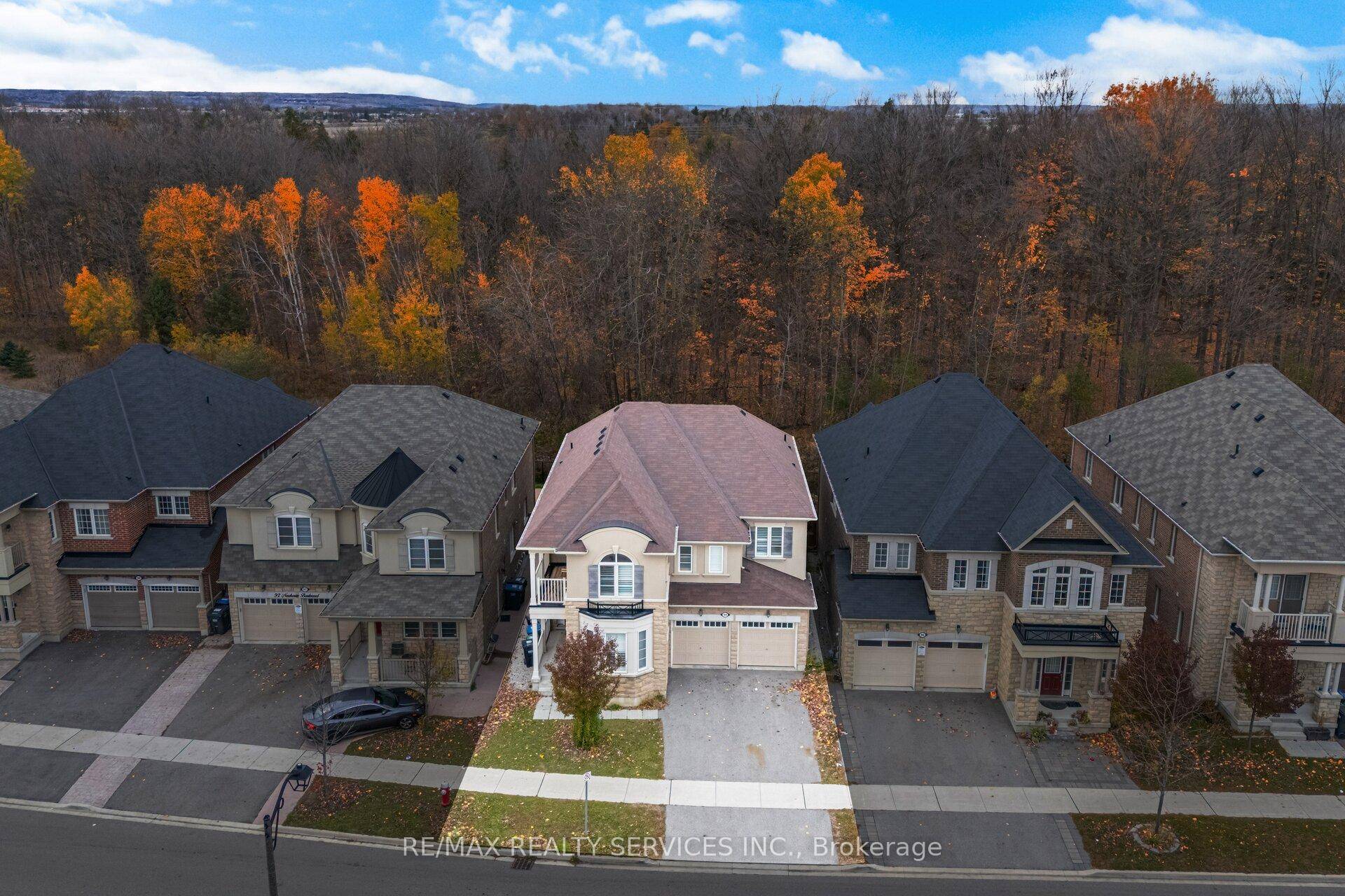 Rare To Find Premium 43 110 Feet Ravine Lot 3161 Sq Ft 4 Bedrooms amp ; 4 Washrooms Luxury Stone Stucco Elevation House in Southfields Village Of Caledon !