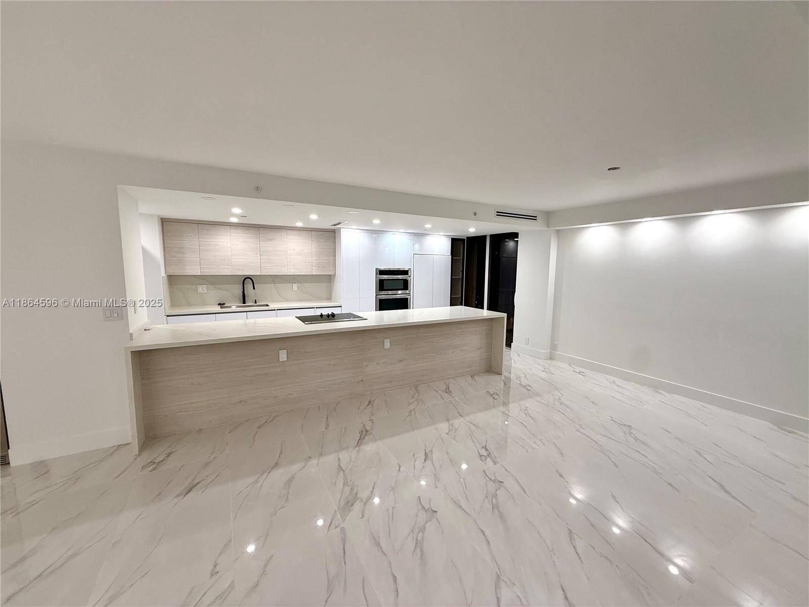 Totally Renovated, Large corner unit in luxurious Turnberry North Tower !