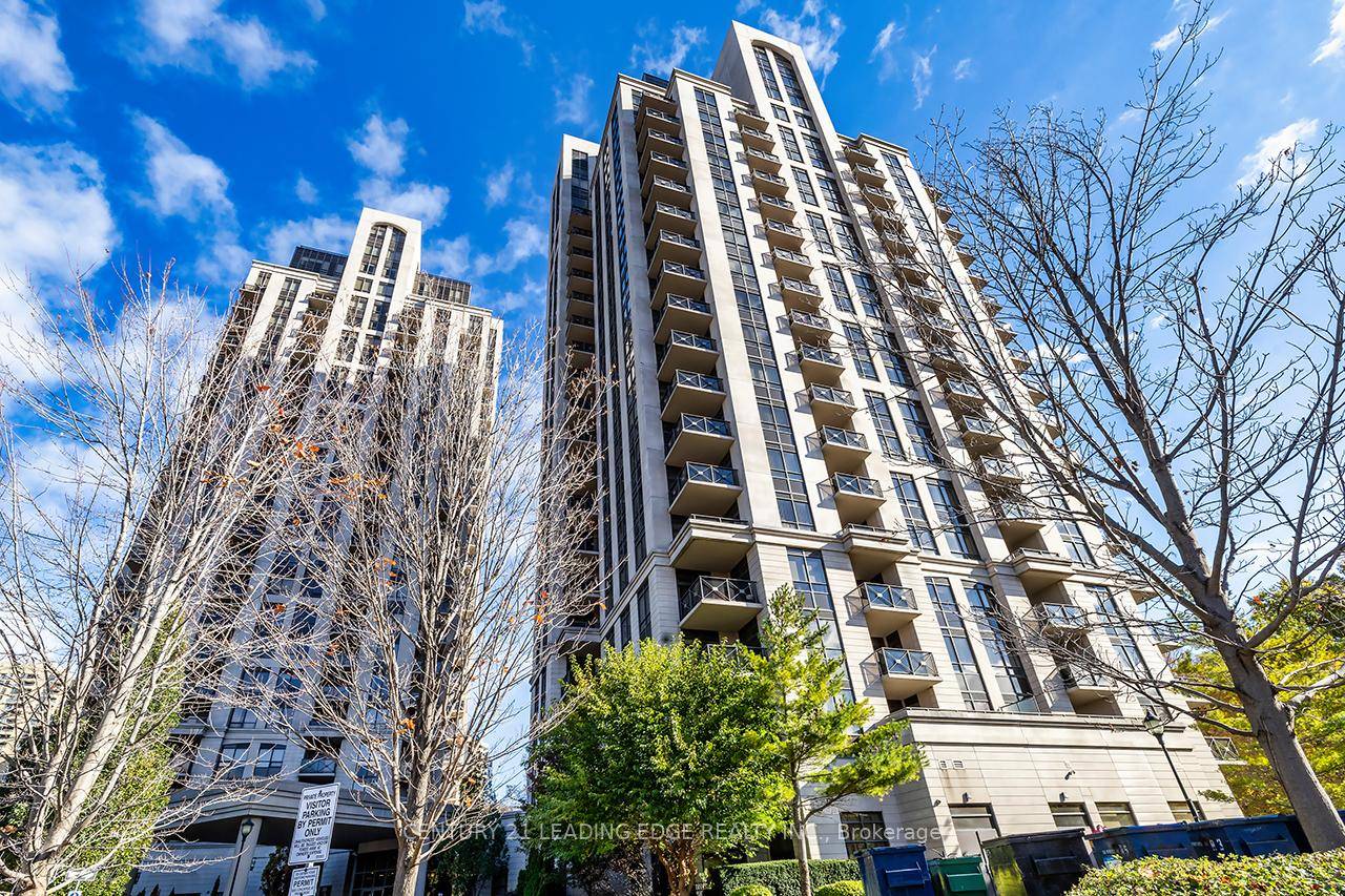 Freshly painted, 2 Bdrms 2 Full Washrooms, Walk To All Amenities In The Area, Mins To Downtown, Bright amp ; Spacious, 951 Sqft, Incl.