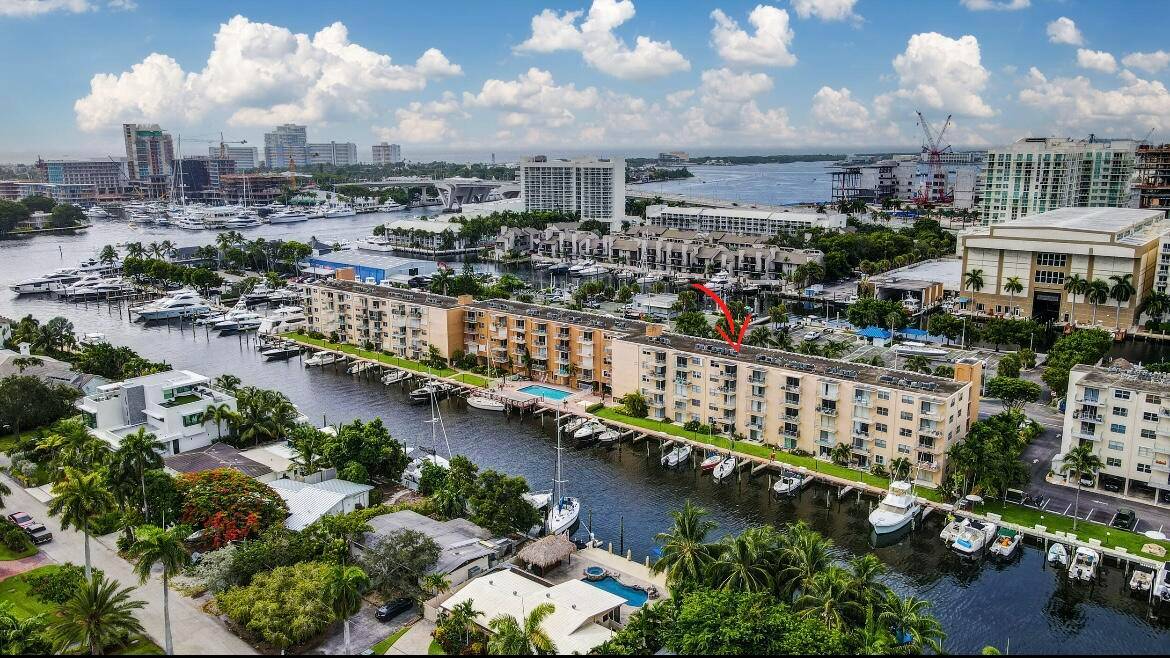 Enjoy stunning Intracoastal views from your large covered balcony in this 2 bed, 1.