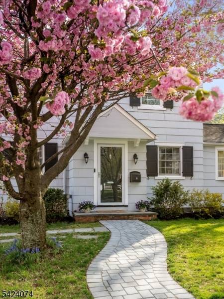 Move right into this beautifully maintained Colonial in the heart of Glen Ridge.