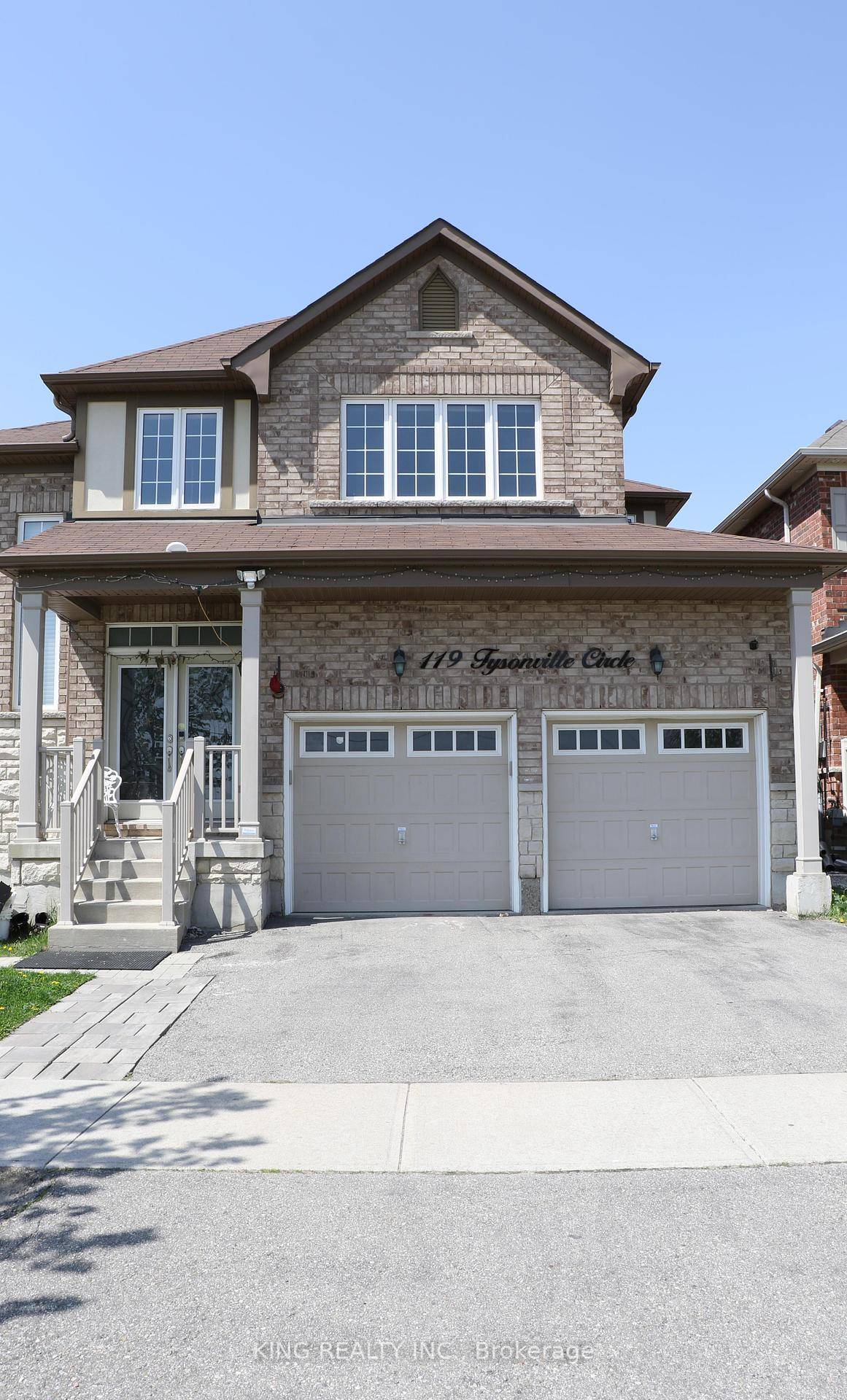 Experience pride of ownership in this luxurious 4 bedroom detached home located in one of Bramptons most prestigious neighbourhoods.