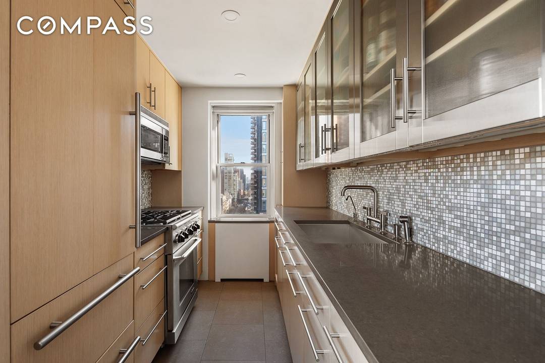 Welcome to this thoughtfully designed and impeccably renovated 1 bedroom, 1.