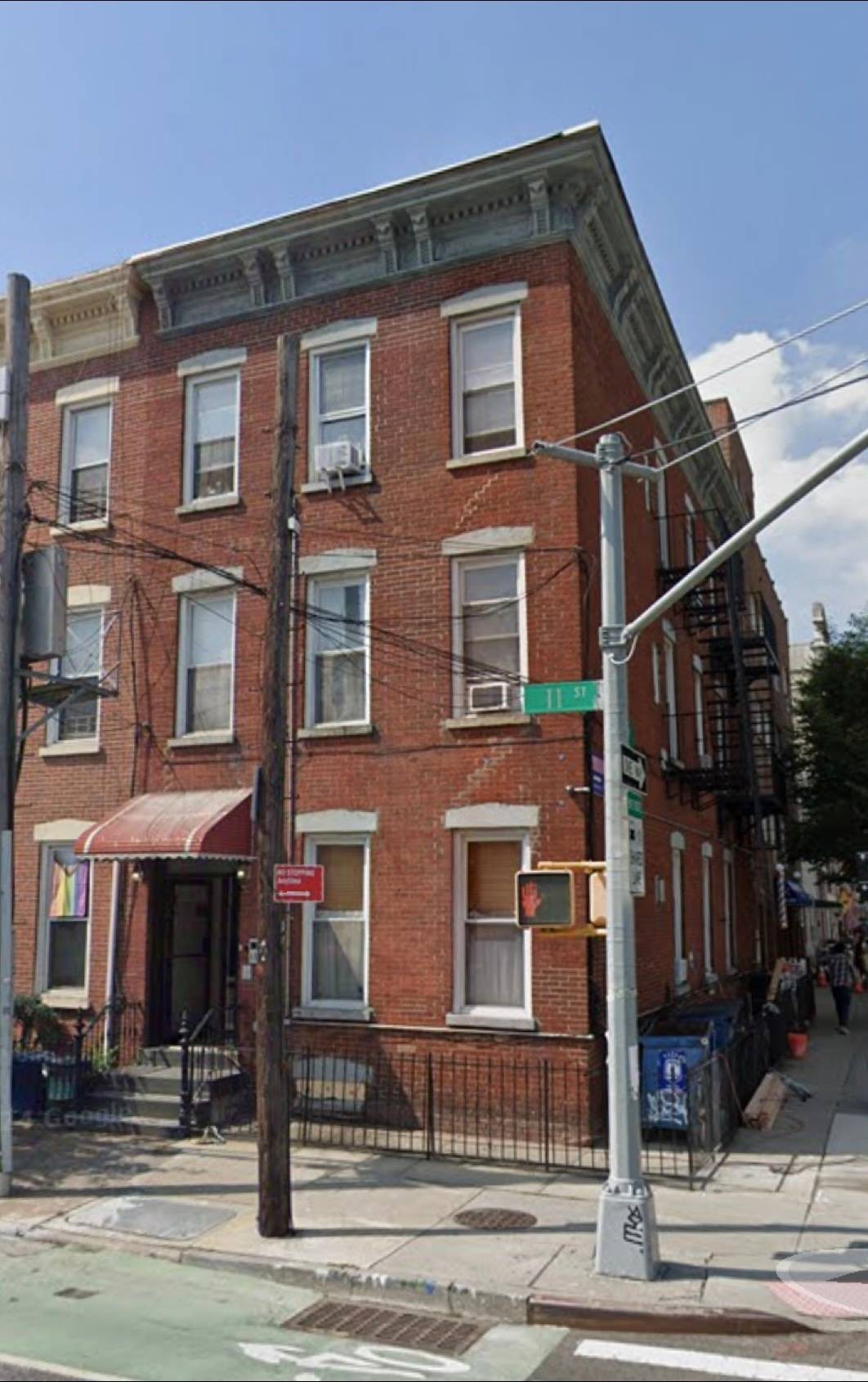 Prime LIC Investment Opportunity Entire 5 Unit Residential Building For Sale.