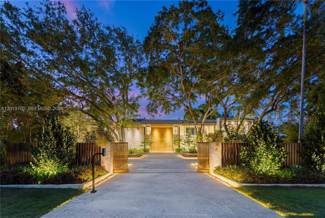 Crestpoint Estate represents a rare convergence of architecture, resort scale amenity and artistic vision, privately set behind a parametric entrance on a 55, 000 square foot estate in the heart ...