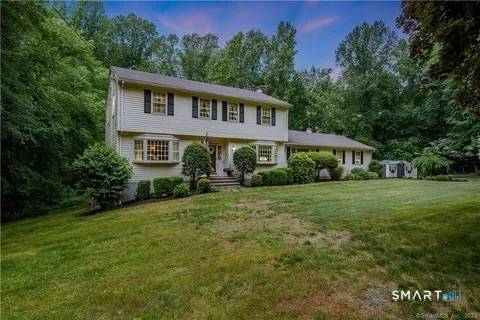 Welcome home to 95 Wildwood Drive !