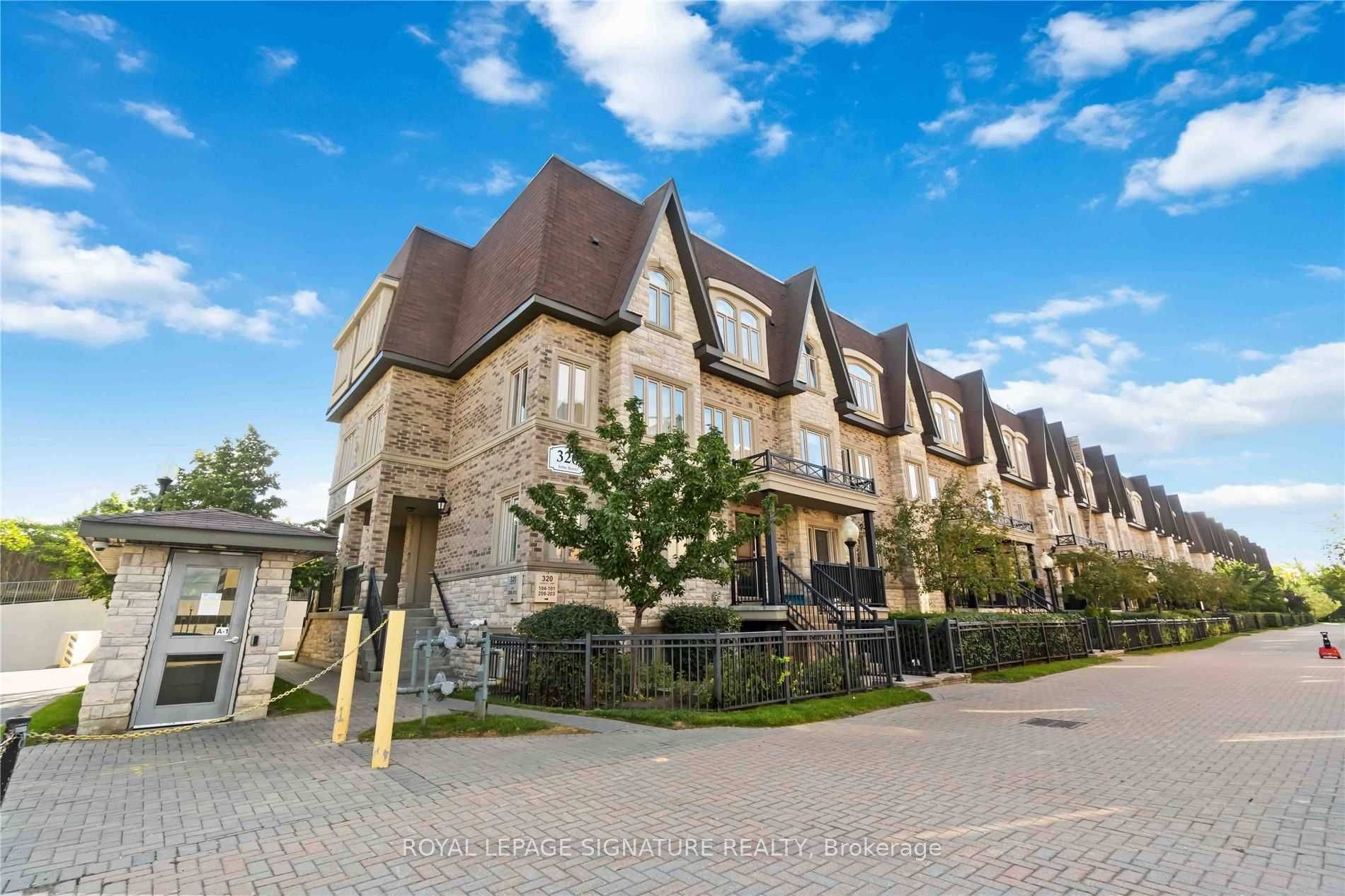 Gorgeous Two Bedroom Den Townhouse In Prime Thornhill Location Available for Rent.