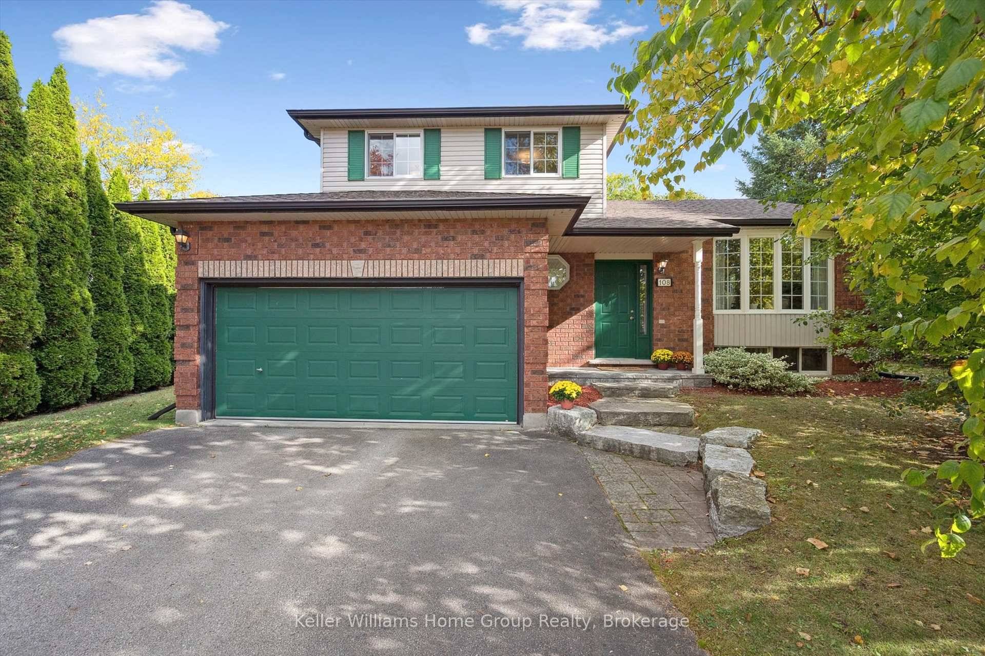 Family Living in the Heart of Rockwood !