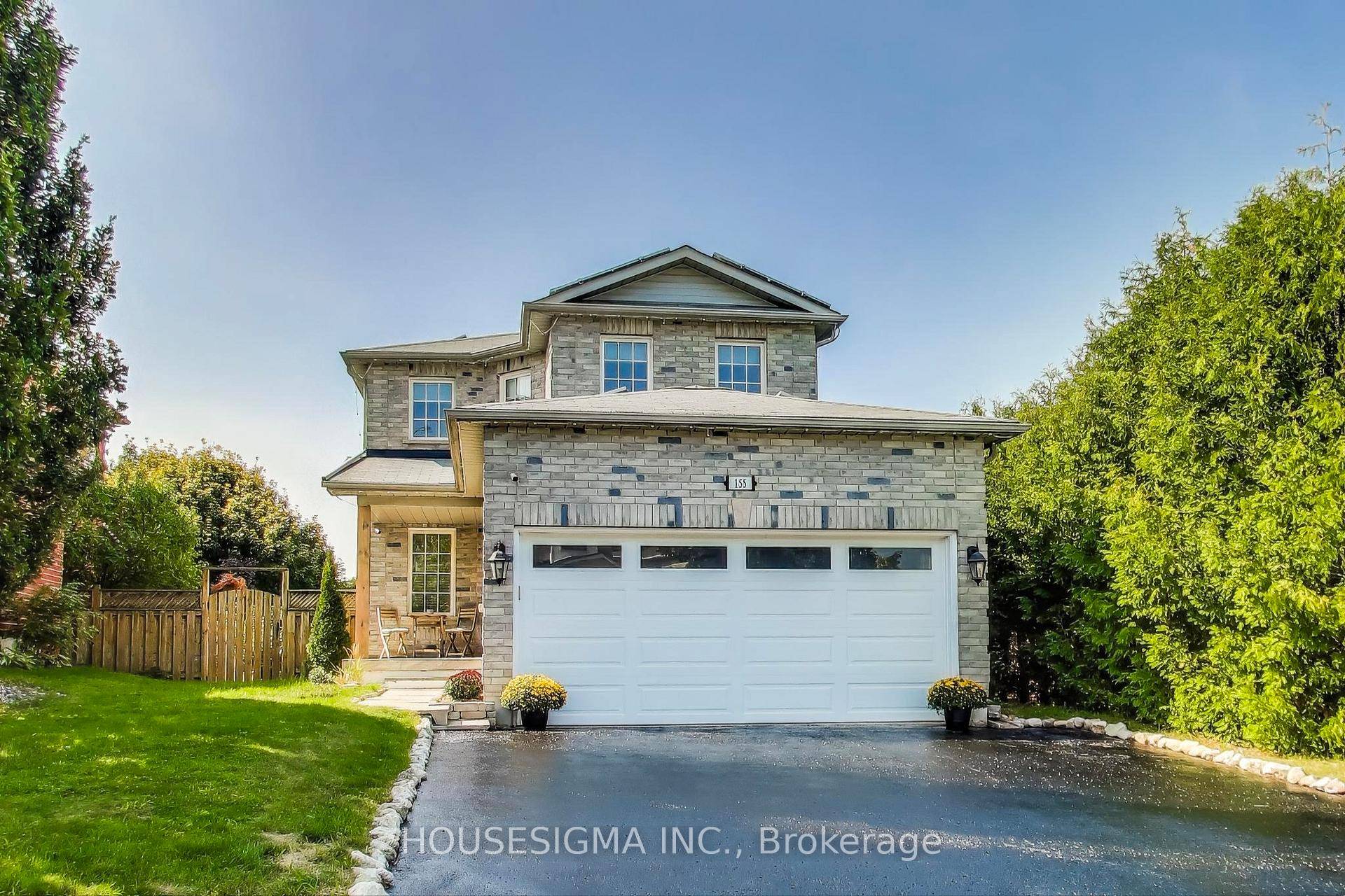 Beautifully Maintained Home in a Highly Desirable Family Friendly Neighbourhood Welcome to this move in ready 3 bedroom, 3 bathroom home nestled in a sought after community surrounded by top ...