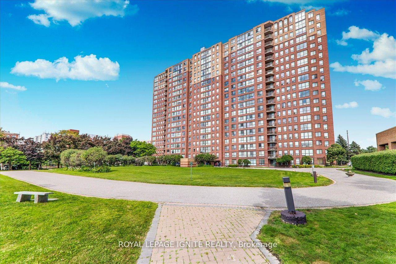 Experience elevated living in this penthouse offering breathtaking unobstructed western views of the CN Tower and downtown Toronto skyline.