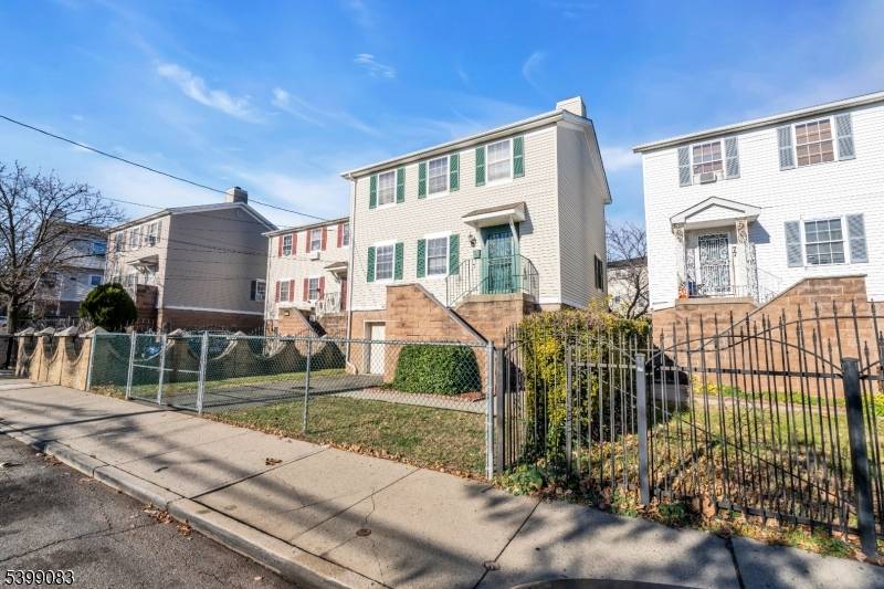 Back on the market ! ! ! This beautifully maintained 3 bedroom, 1.