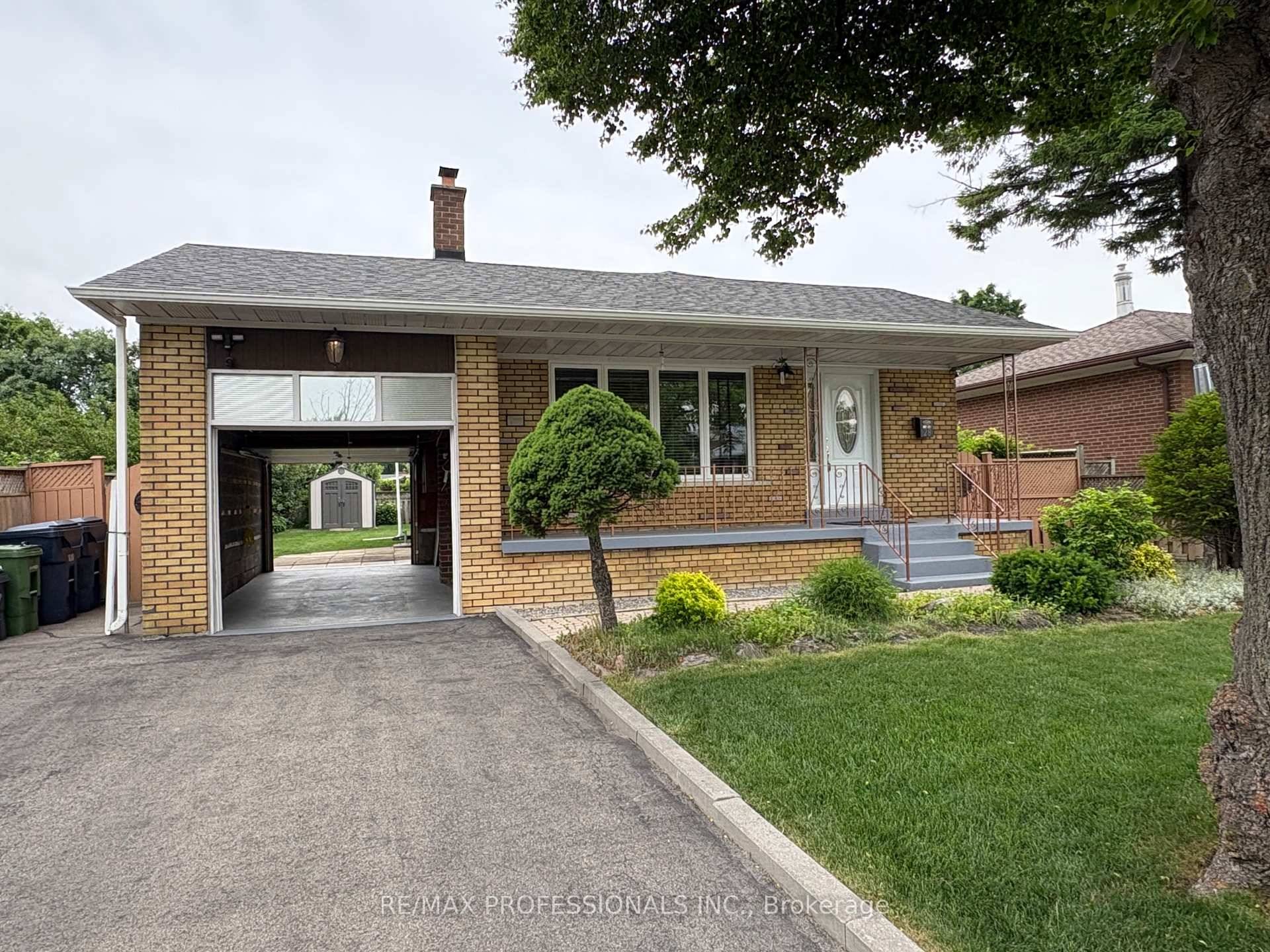Welcome to this meticulously maintained 3 2 bedroom home, nestled on a quiet crescent in a family friendly Etobicoke neighborhood.