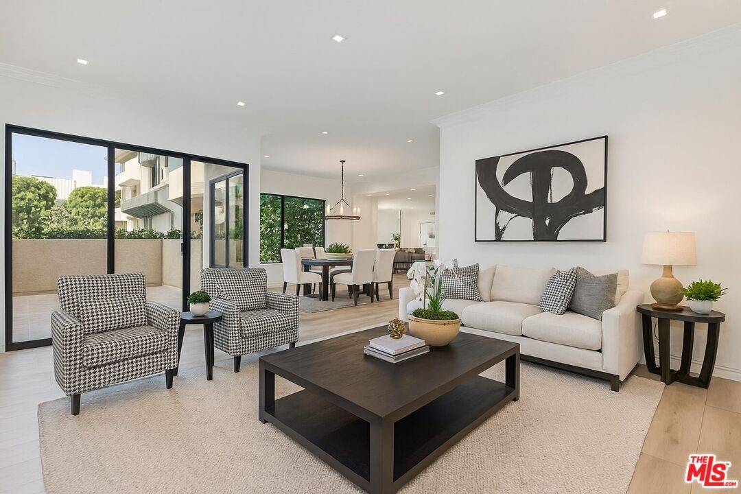 2264 Century Hl 2BR Beverlywood La