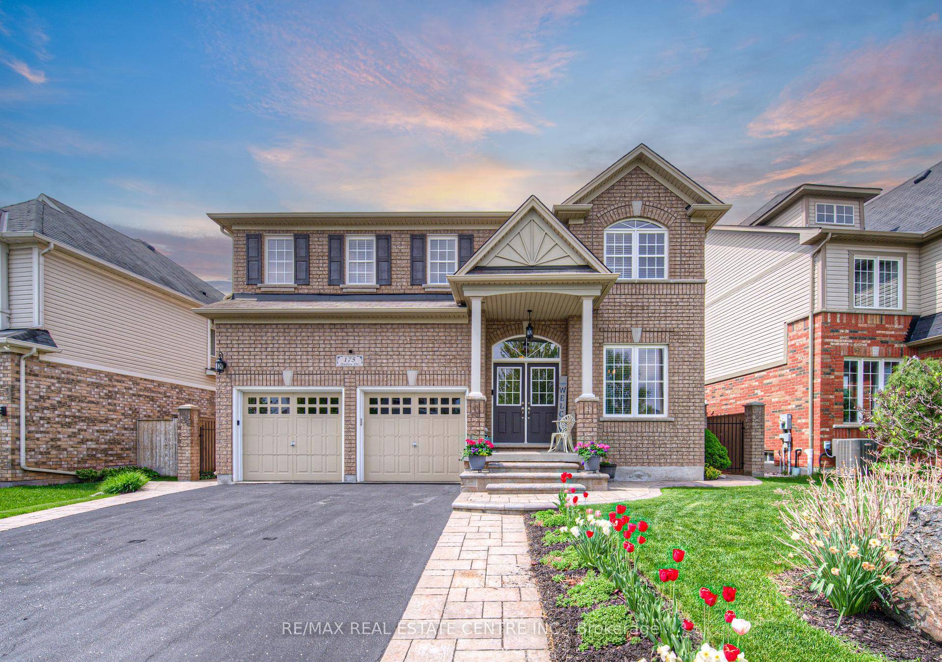 Welcome home ! This impressive all brick, 5 1 bedroom 4.