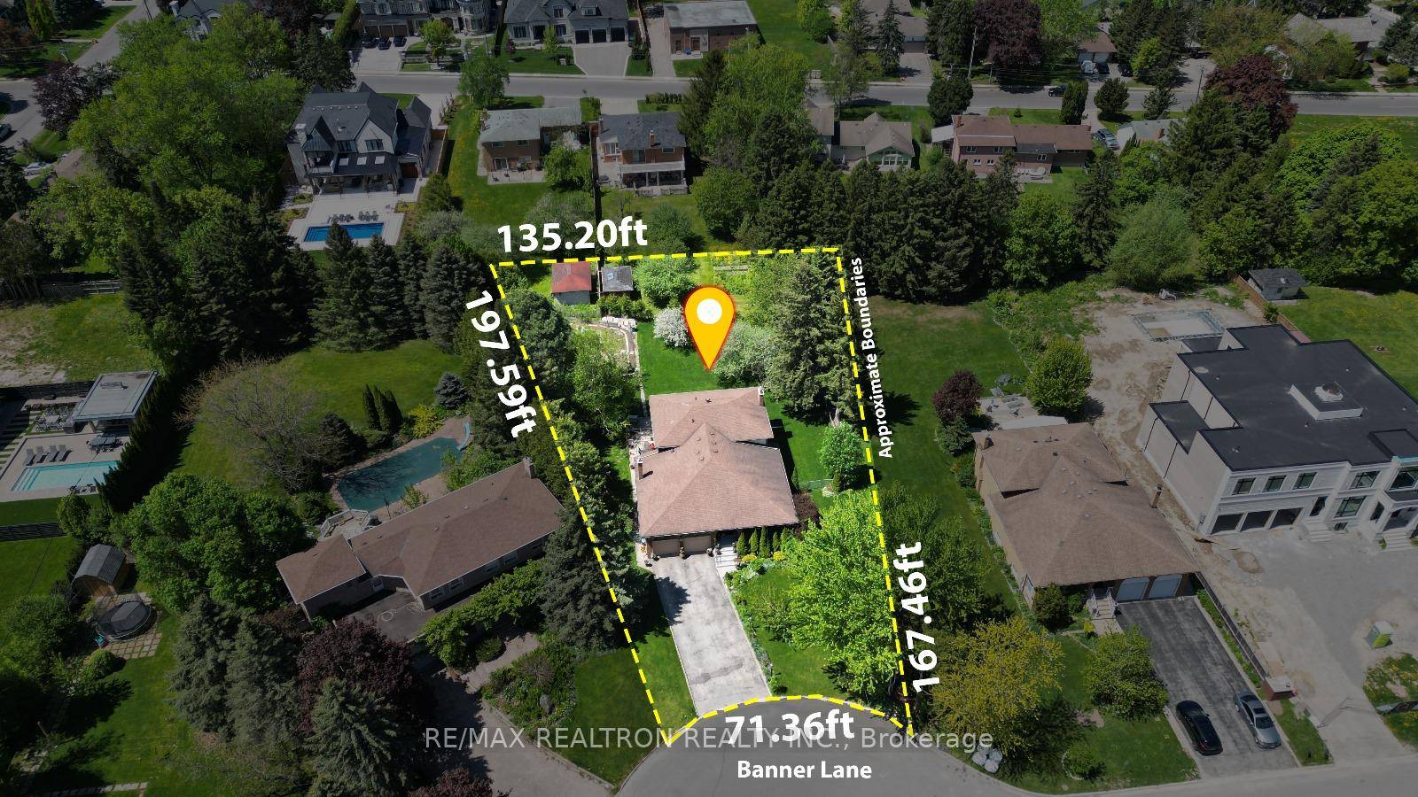 Exceptional Opportunity in Kings Prestigious Neighborhood, Highly sought after area of King City on an expansive pie shaped lot, approximately 200 feet deep with a 135 foot wide rear yard.