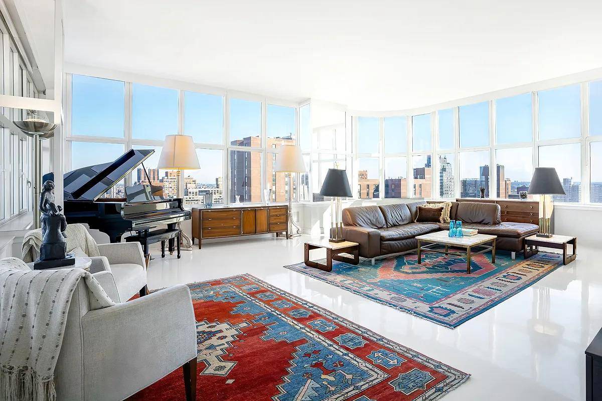 A Full Floor Penthouse Masterpiece with 360 Panoramic Views Perched atop The Metropolitan a Pritzker Prize winning Philip Johnson masterpiece this extraordinary four bedroom full floor penthouse offers unparalleled 360 ...