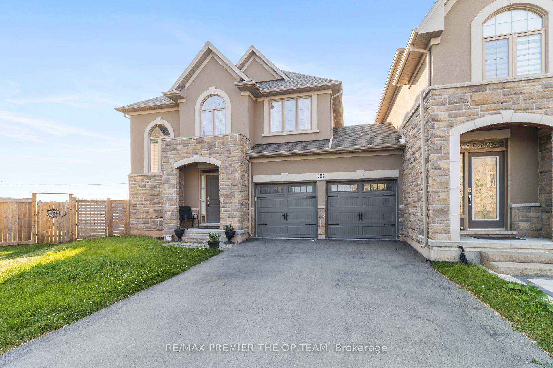 Exceptional and Rare Corner Lot Home Linked Only at the Garage !