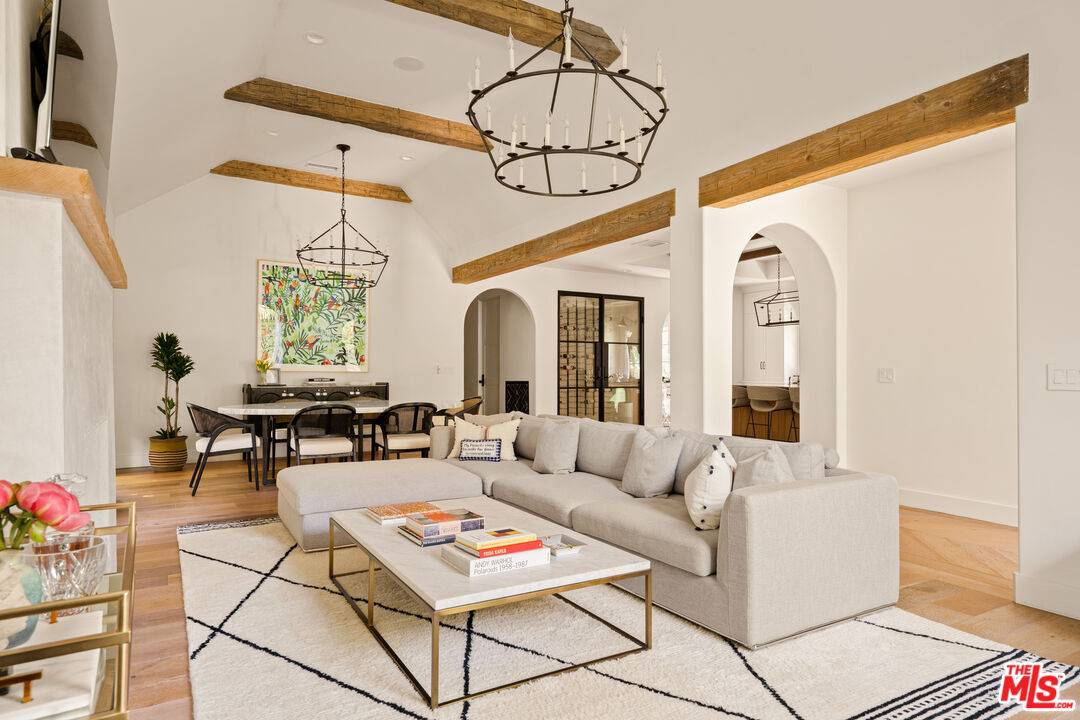 459  N Crescent Heights Blvd 4BR Beverly Grove La