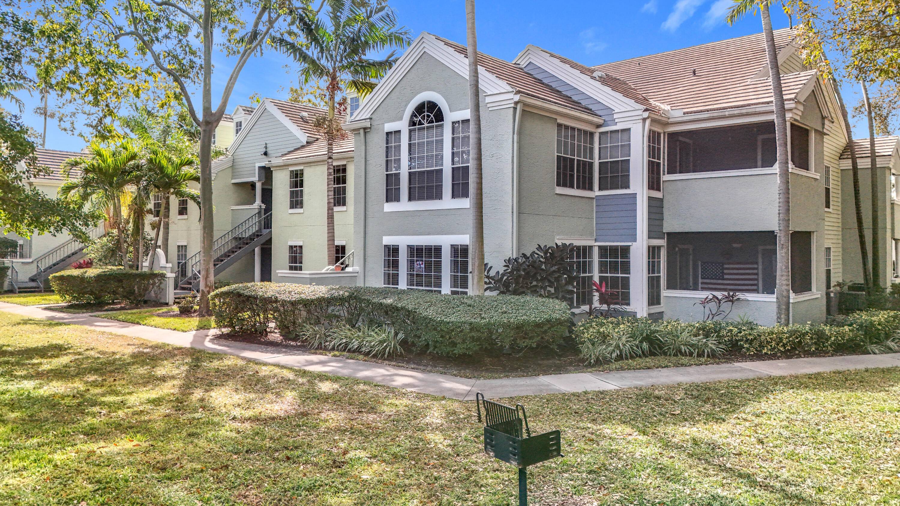 Experience the Florida resort lifestyle in this first floor, oversized 1 bedroom condo in East Delray.