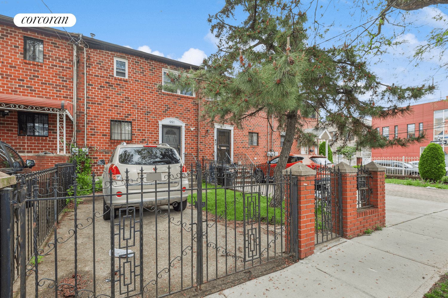 991 Blake Avenue is a modern single family townhouse on a neighborly block in East New York.