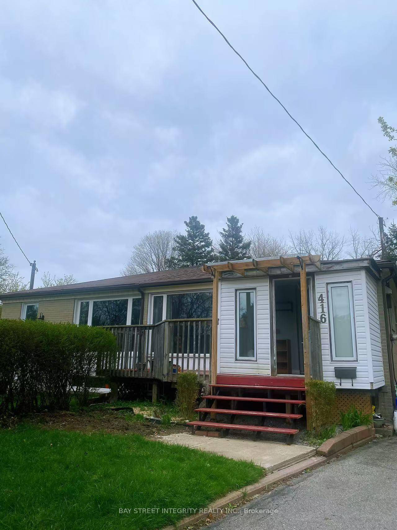 Welcome to 416 Browndale Crescent, Main Floor only located in the highly sought after Crosby community of Richmond Hill.