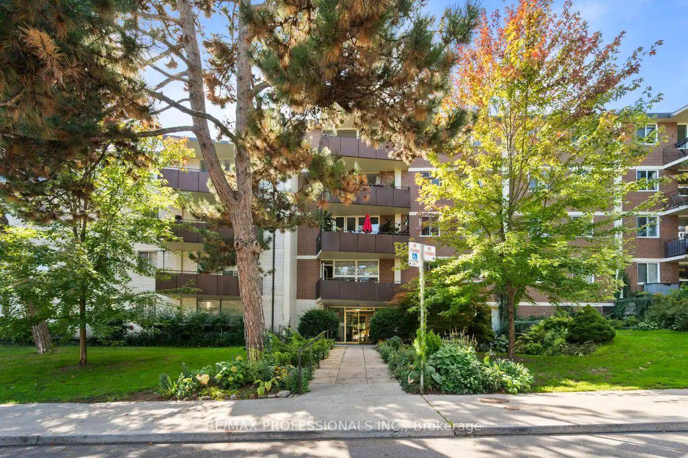Welcome to 80 Coe Hill Drive 4 A Gorgeous Co op Unit in The Park !