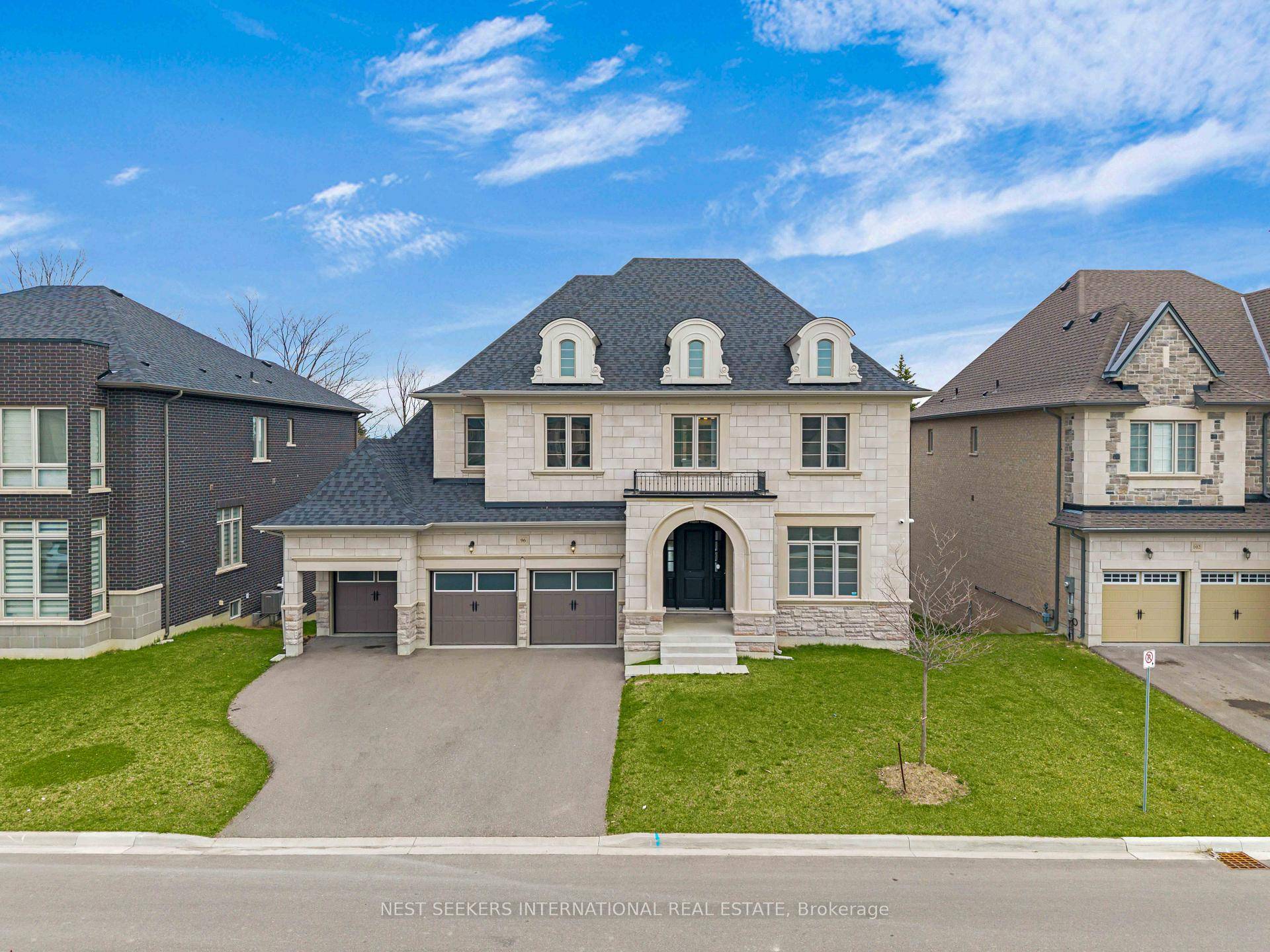 Luxury, scale, and sophistication come together in this custom built estate by Via Moto, located in the charming community of Nobleton within the Township of King.