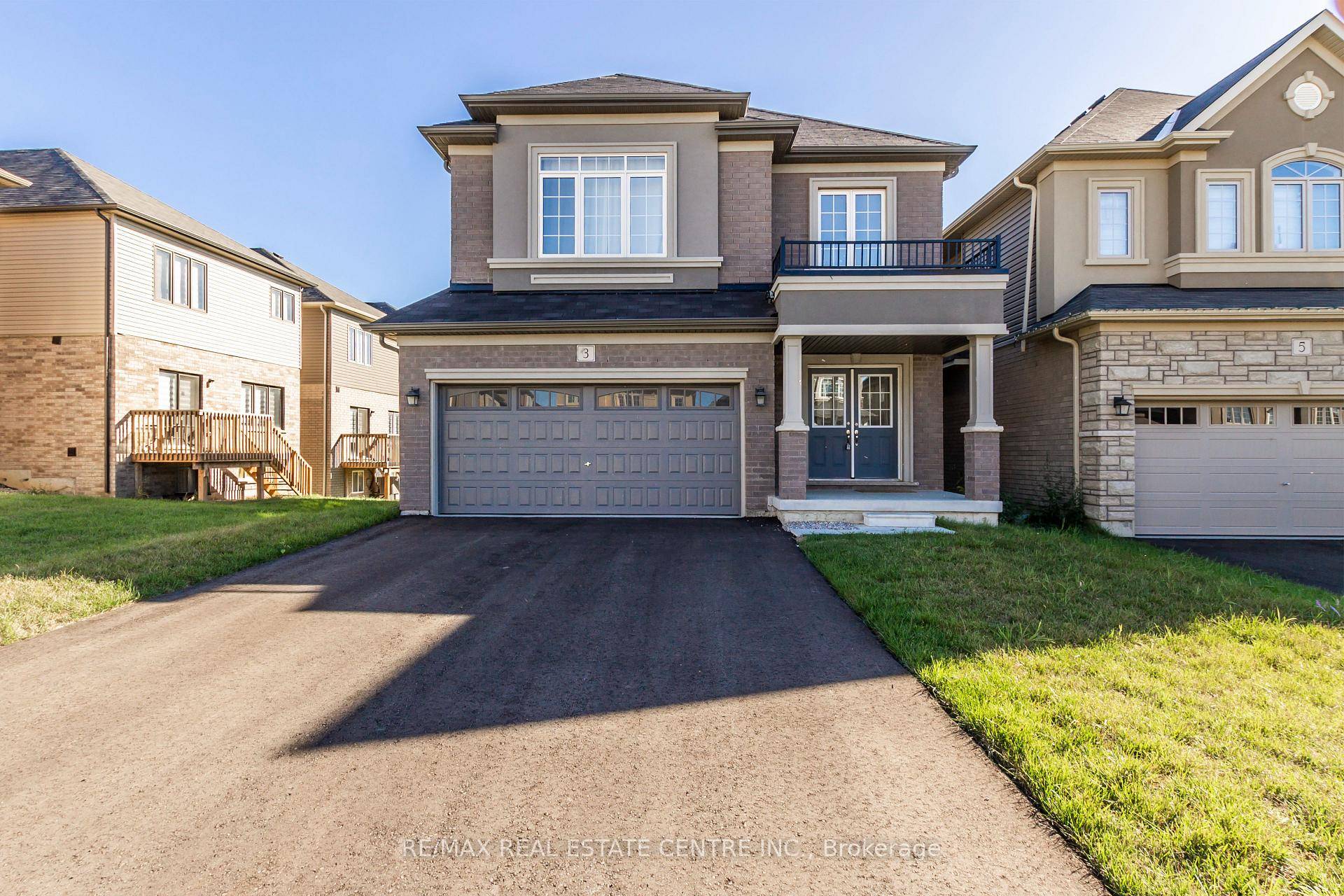 A beautifully maintained 2 year new detached home offering 4 spacious bedrooms and 2.