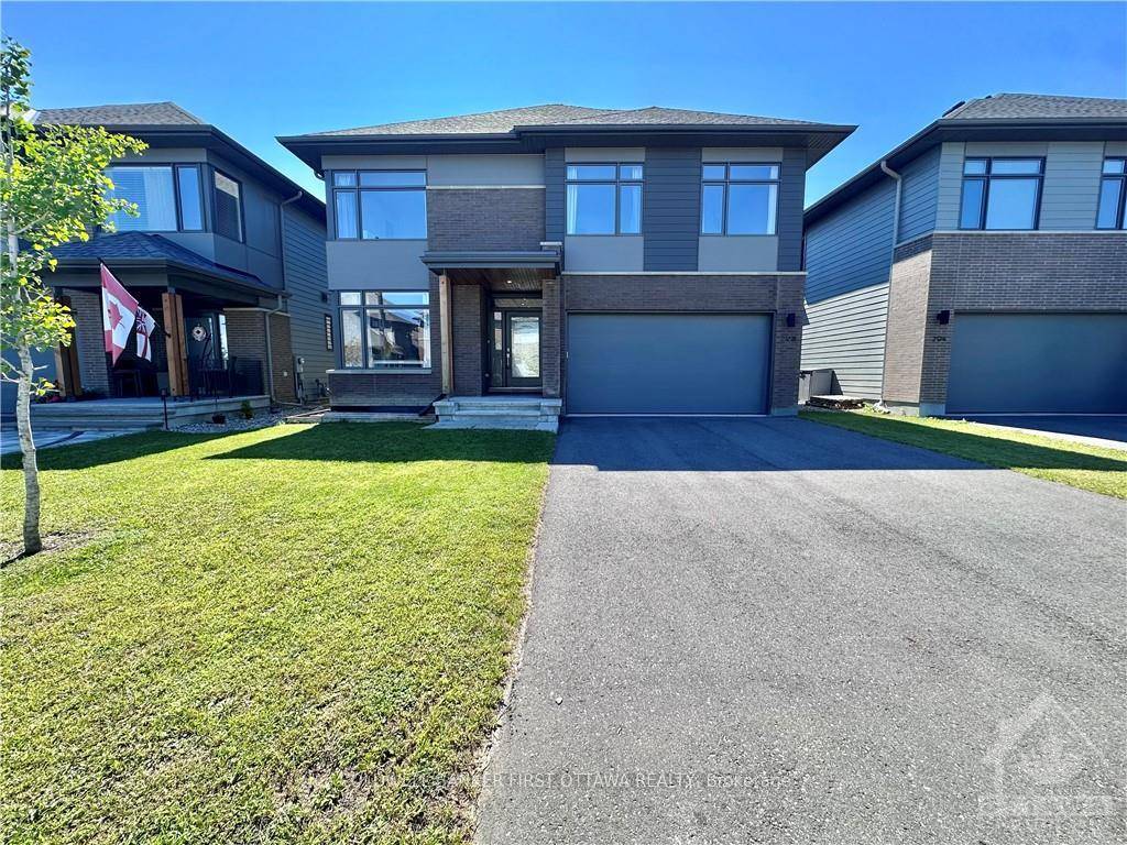 Flooring Hardwood, Flooring Carpet W W amp ; Mixed, Over 3000sqft of pure living luxury.